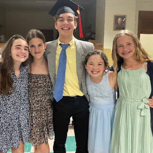 Meet your Posher, Sarah - Picture 1 of 1